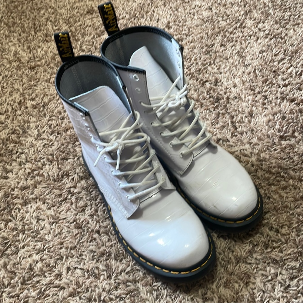 Doc Martens- 1460 W Patent Leather Croc Emboss
